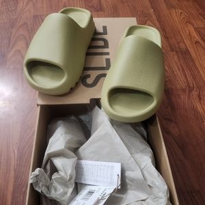 Yeezy Resin Slides